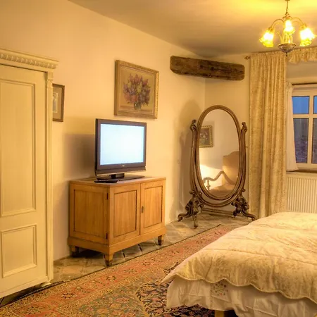 V Polich Guest house