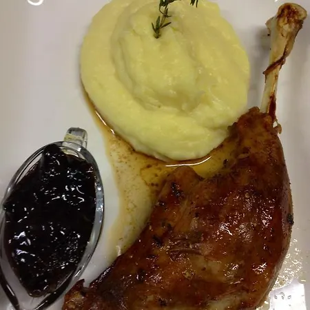 V Polich Malé Číčovice